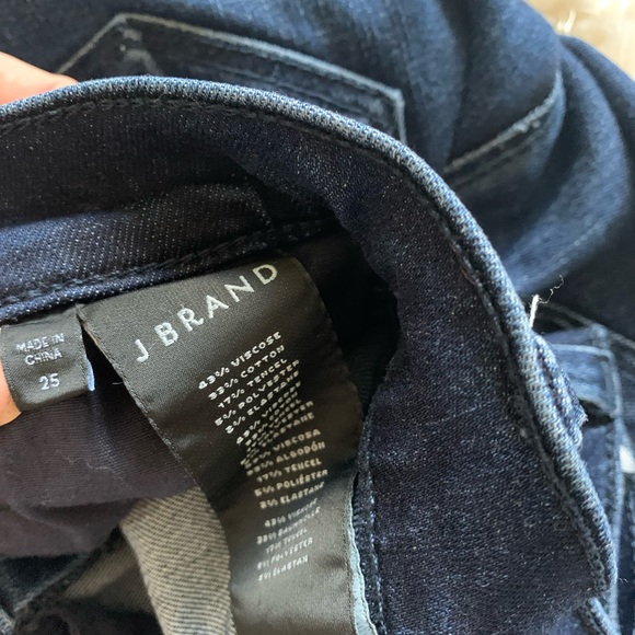 J Brand dark to med wash sz25 skinny - Picture 2 of 4